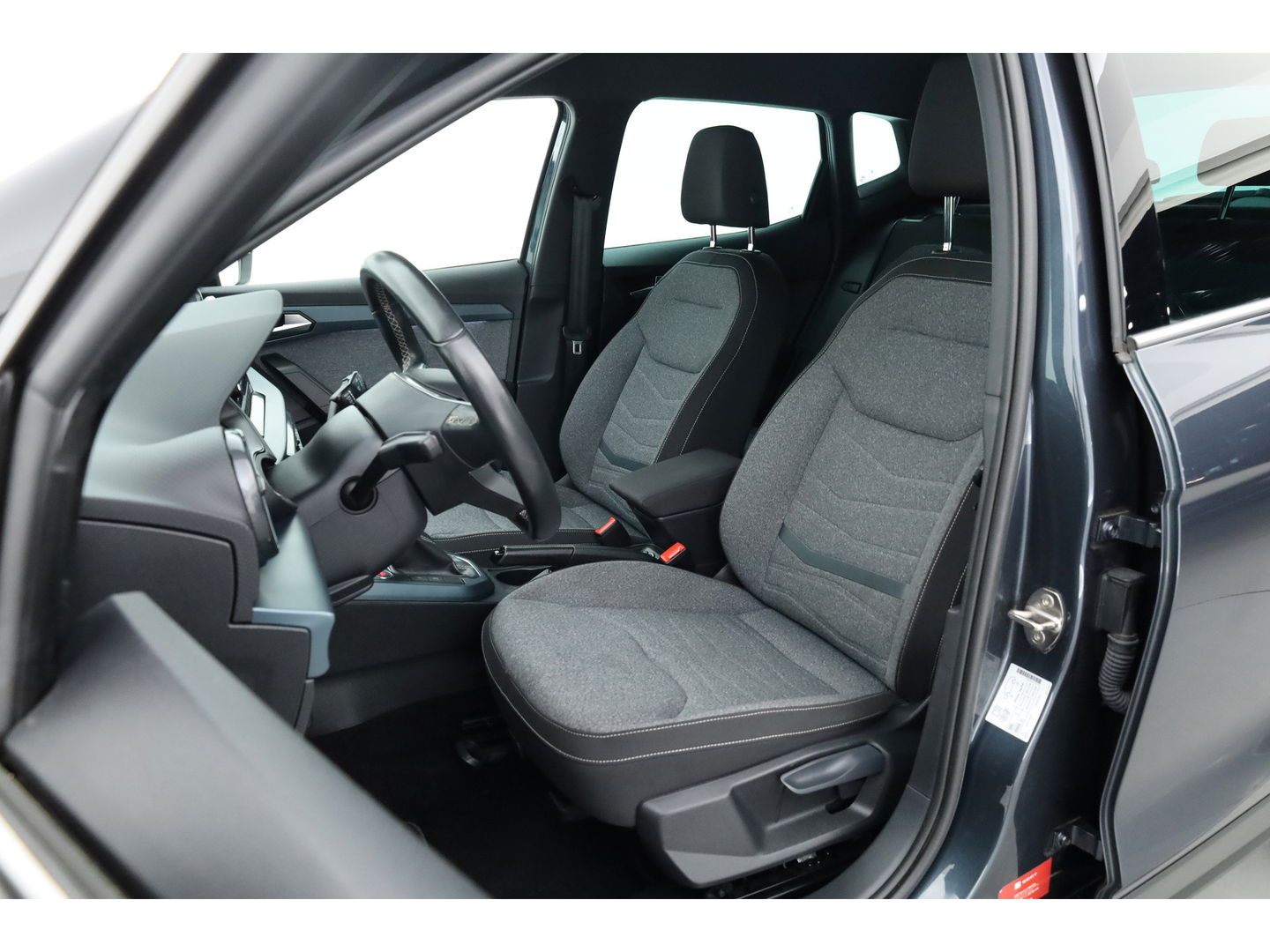 SEAT Arona 1.0 TSI Xperience | Stoelverw. | Keyless | Cruise | Apple CarPlay & Android Auto | LED