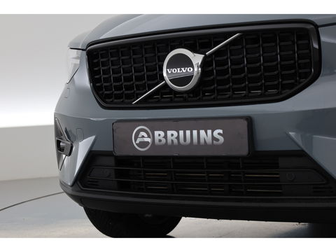 Volvo XC40 1.5 T5 Plug-in hybrid Plus Dark Facelift | Trekhaak elek. | 20 inch | elek. Sportstoelen | H&K Audio |