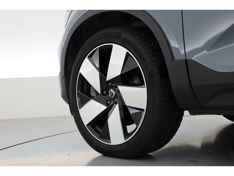 Volvo XC40 1.5 T5 Plug-in hybrid Plus Dark Facelift | Trekhaak elek. | 20 inch | elek. Sportstoelen | H&K Audio |