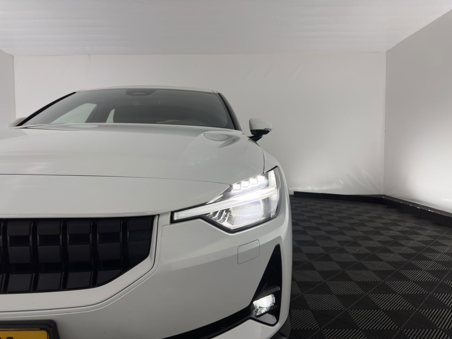 Polestar 2 Long Range Dual Motor Perfomance 78 kwh [ 3-Fase ] { SOH-95% } (INCL-BTW) Aut. *PANO | NAVI-FULLMAP | HARMAN/KARDON-AUDIO | FULL-LED | KEYLESS | DIGI-COCKPIT | MEMORY-PACK |  CARPLAY | DAB+ | HEATED-SPORTSEATS | TOPVIEW | ADAPTIVE-CRUISE |  20"ALU*