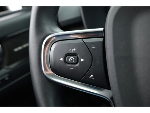 Volvo XC40 1.5 T4 Plug-in hybrid Plus Bright Facelift | Leer  | Elek. stoelen | H&K Audio | Adap. cruise | stoel + stuurverwa. |