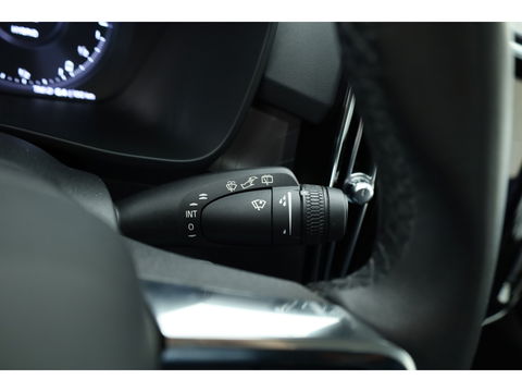 Volvo XC40 1.5 T4 Plug-in hybrid Plus Bright Facelift | Leer  | Elek. stoelen | H&K Audio | Adap. cruise | stoel + stuurverwa. |