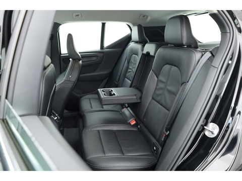 Volvo XC40 1.5 T4 Plug-in hybrid Plus Bright Facelift | Leer  | Elek. stoelen | H&K Audio | Adap. cruise | stoel + stuurverwa. |