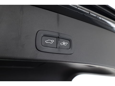 Volvo XC40 1.5 T4 Plug-in hybrid Plus Bright Facelift | Leer  | Elek. stoelen | H&K Audio | Adap. cruise | stoel + stuurverwa. |