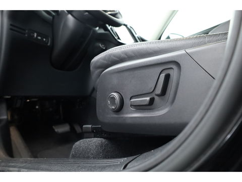 Volvo XC40 1.5 T4 Plug-in hybrid Plus Bright Facelift | Leer  | Elek. stoelen | H&K Audio | Adap. cruise | stoel + stuurverwa. |