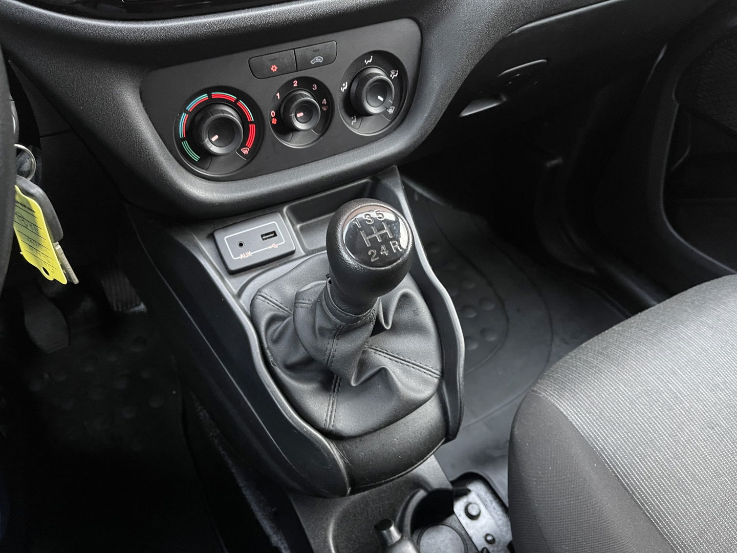 Fiat Doblò 1.3 MJ L1 | Ex. BTW | Trekhaak | | Navigatie | Airconditioning | Cruise Control | Bluetooth | DAB | Multifunctioneel Stuurwiel | Elektrische Spiegels | Elektrische Ramen |