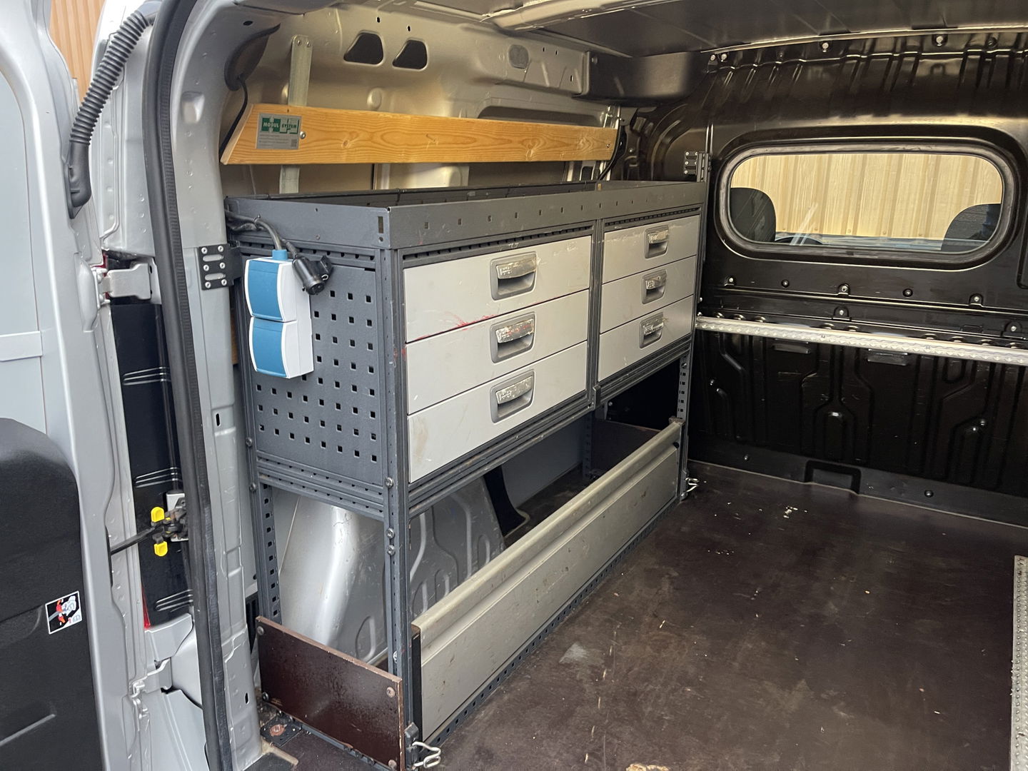 Fiat Doblò 1.3 MJ L1 | Marge! | Trekhaak | Navigatie | Airconditioning | Cruise Control | Bluetooth | DAB | Multifunctioneel Stuurwiel | Elektrische Spiegels | Elektrische Ramen |