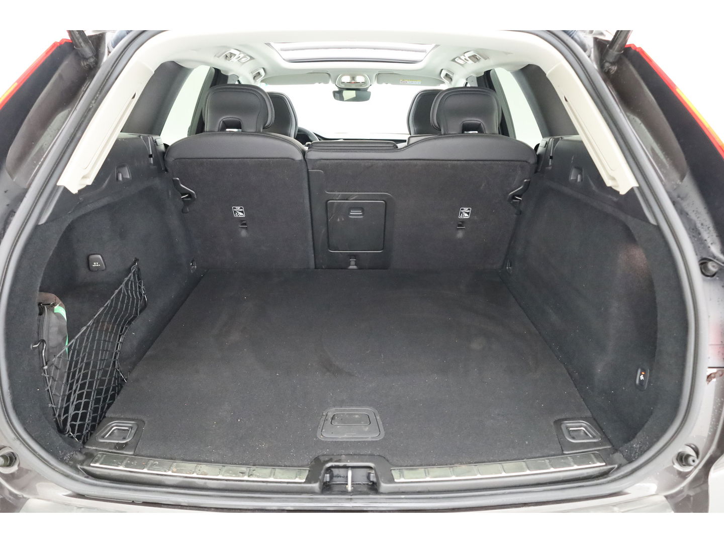 Volvo XC60 2.0 T6 Plug-in hybrid AWD Plus Bright | Long Range |Leer | Pano-dak | 360 camera | Trekhaak elek. | Stoel +  stuurverw. |