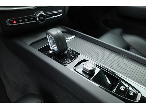 Volvo XC60 2.0 T6 Plug-in hybrid AWD Plus Bright | Long Range |Leer | Pano-dak | 360 camera | Trekhaak elek. | Stoel +  stuurverw. |