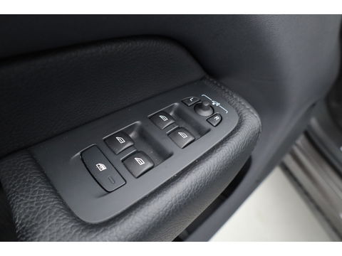 Volvo XC60 2.0 T6 Plug-in hybrid AWD Plus Bright | Long Range |Leer | Pano-dak | 360 camera | Trekhaak elek. | Stoel +  stuurverw. |