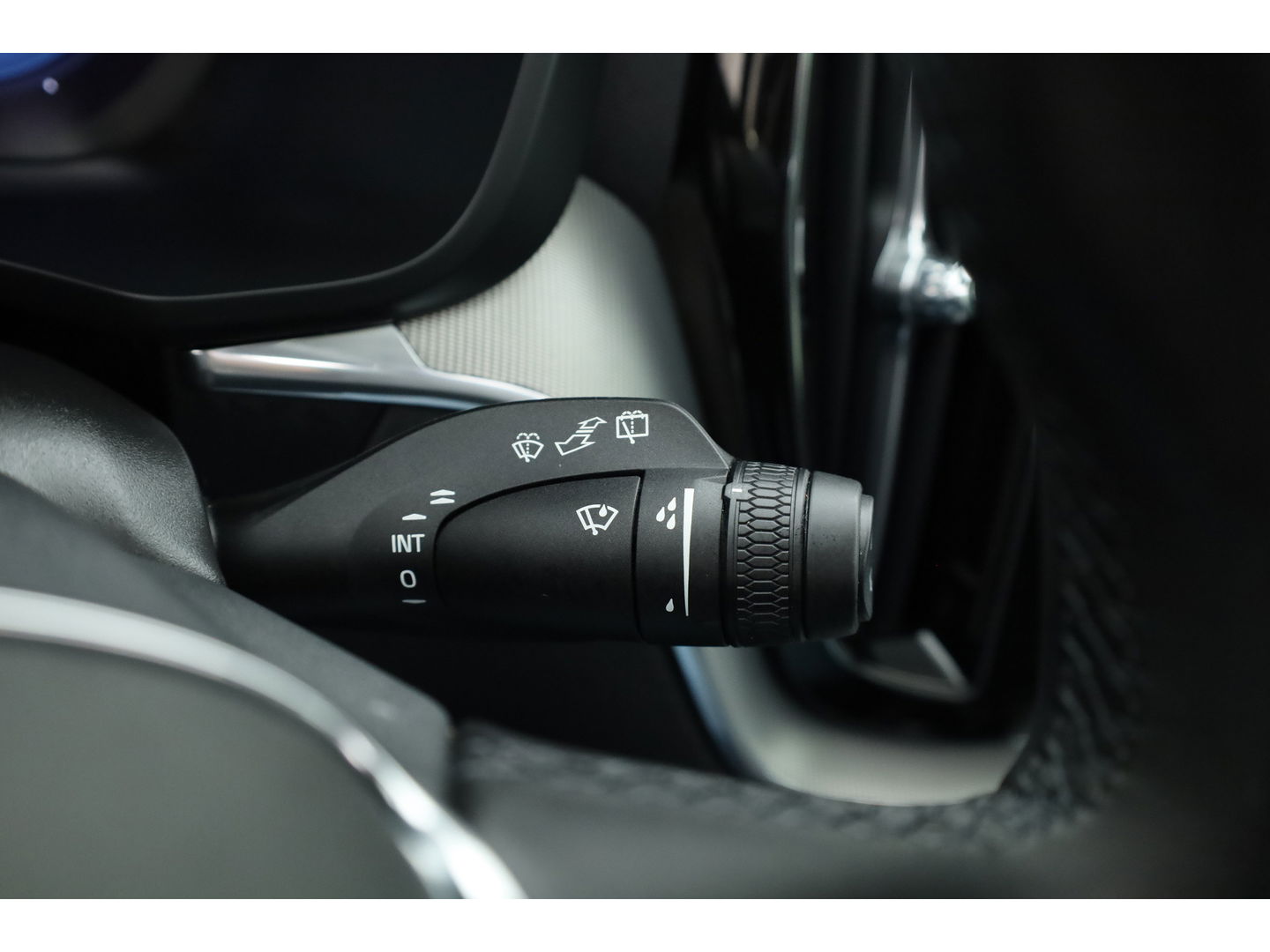 Volvo XC60 2.0 T8 Plug-in hybrid AWD Plus Dark Pano-dak | Head-up | Adap. cruise | 360 camera | H&K Audio 4x stoel + stuurverw. |