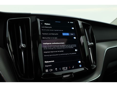 Volvo XC60 2.0 T8 Plug-in hybrid AWD Plus Dark Pano-dak | Head-up | Adap. cruise | 360 camera | H&K Audio 4x stoel + stuurverw. |