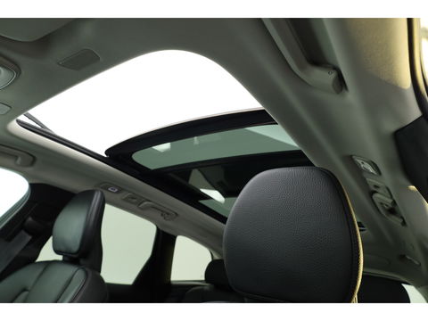 Volvo XC60 2.0 T8 Plug-in hybrid AWD Plus Dark Pano-dak | Head-up | Adap. cruise | 360 camera | H&K Audio 4x stoel + stuurverw. |