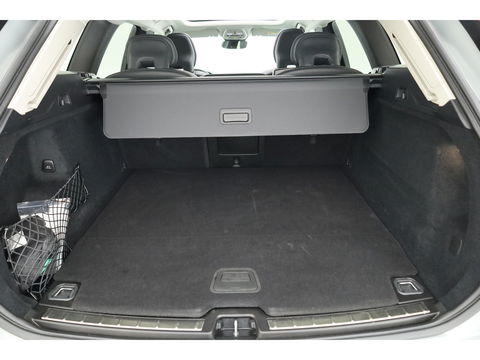 Volvo XC60 2.0 T8 Plug-in hybrid AWD Plus Dark Pano-dak | Head-up | Adap. cruise | 360 camera | H&K Audio 4x stoel + stuurverw. |