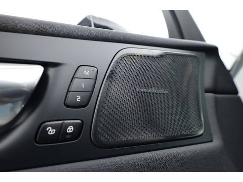 Volvo XC60 2.0 T8 Plug-in hybrid AWD Plus Dark Pano-dak | Head-up | Adap. cruise | 360 camera | H&K Audio 4x stoel + stuurverw. |