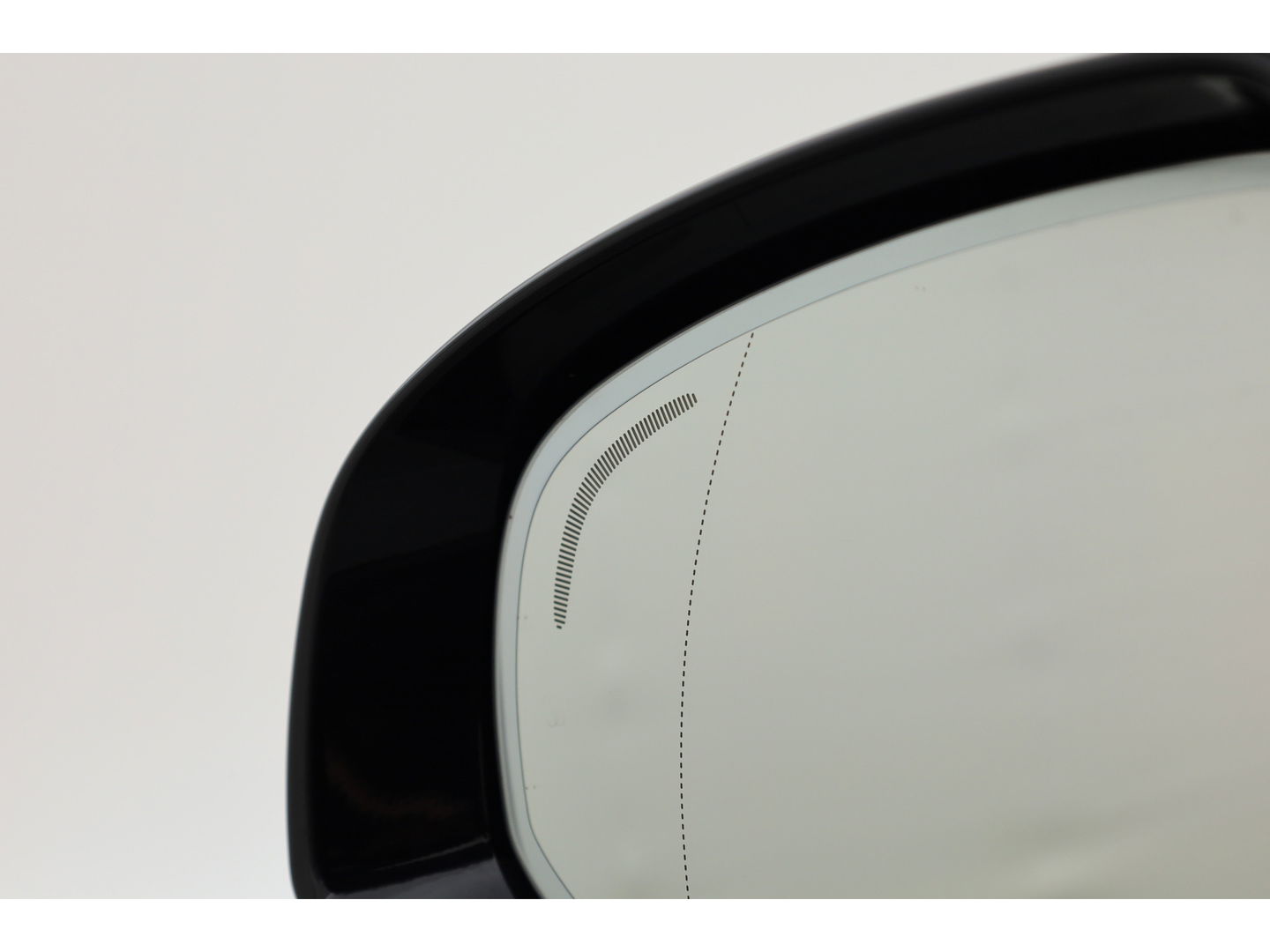 Volvo XC60 2.0 T8 Plug-in hybrid AWD Plus Dark Pano-dak | Head-up | Adap. cruise | 360 camera | H&K Audio 4x stoel + stuurverw. |