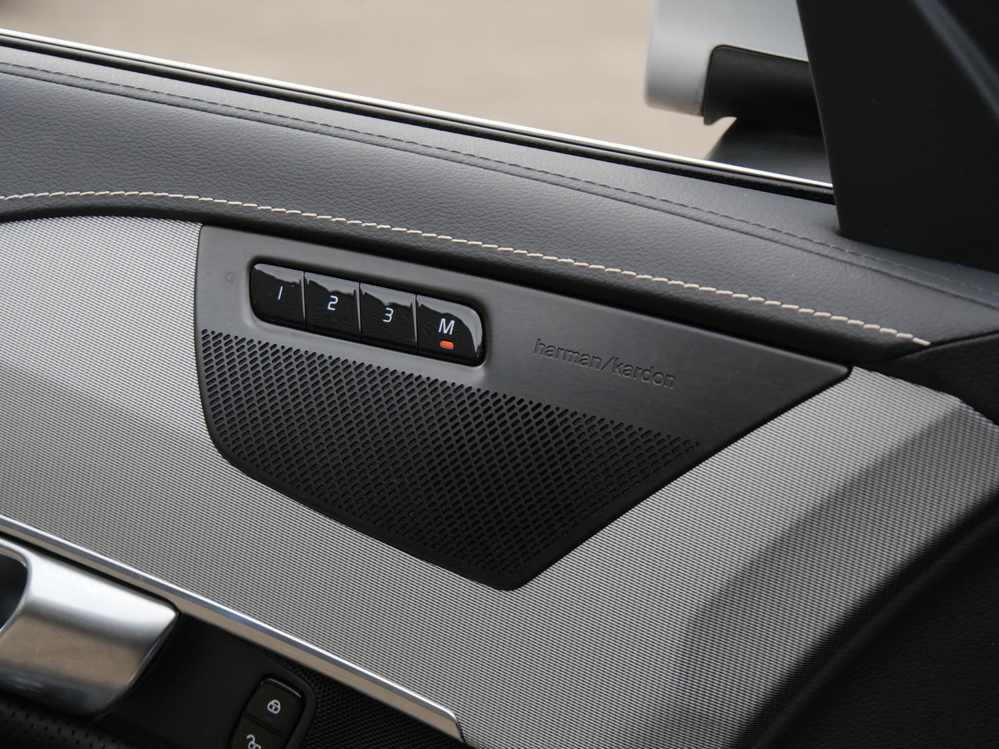 Volvo XC90 T8 AWD R-DESIGN/ BLIS/ H&K AUDIO/ PANORAMADAK/ CAMERA