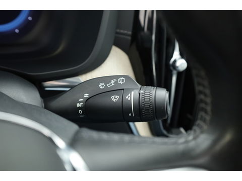 Volvo XC60 2.0 T6 Plug-in hybrid AWD Inscription Long Range | Massage | Head-up | Stoelventi. | Trekhaak | H&K audio |