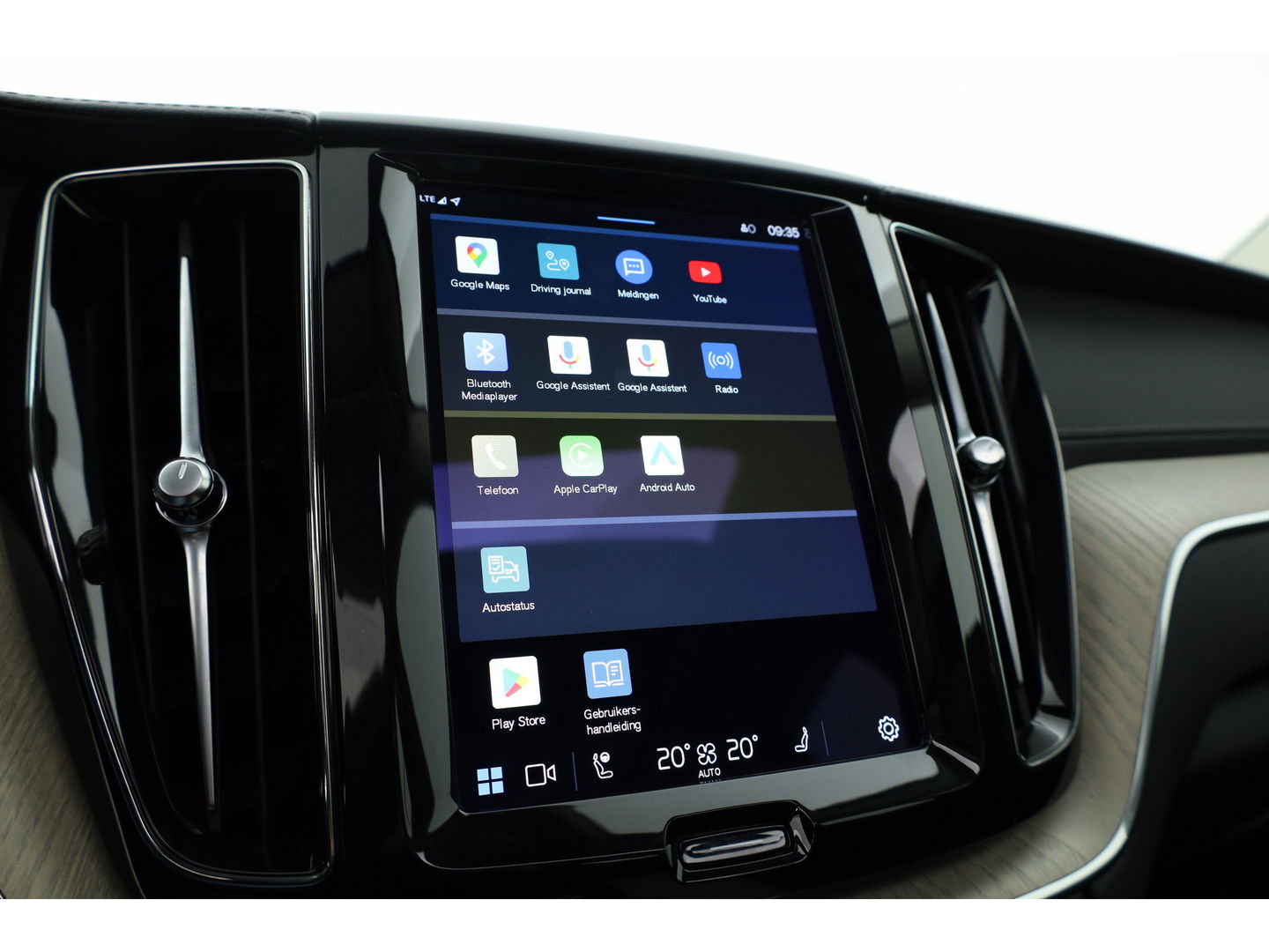 Volvo XC60 2.0 T6 Plug-in hybrid AWD Inscription Long Range | Massage | Head-up | Stoelventi. | Trekhaak | H&K audio |