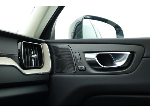 Volvo XC60 2.0 T6 Plug-in hybrid AWD Inscription Long Range | Massage | Head-up | Stoelventi. | Trekhaak | H&K audio |