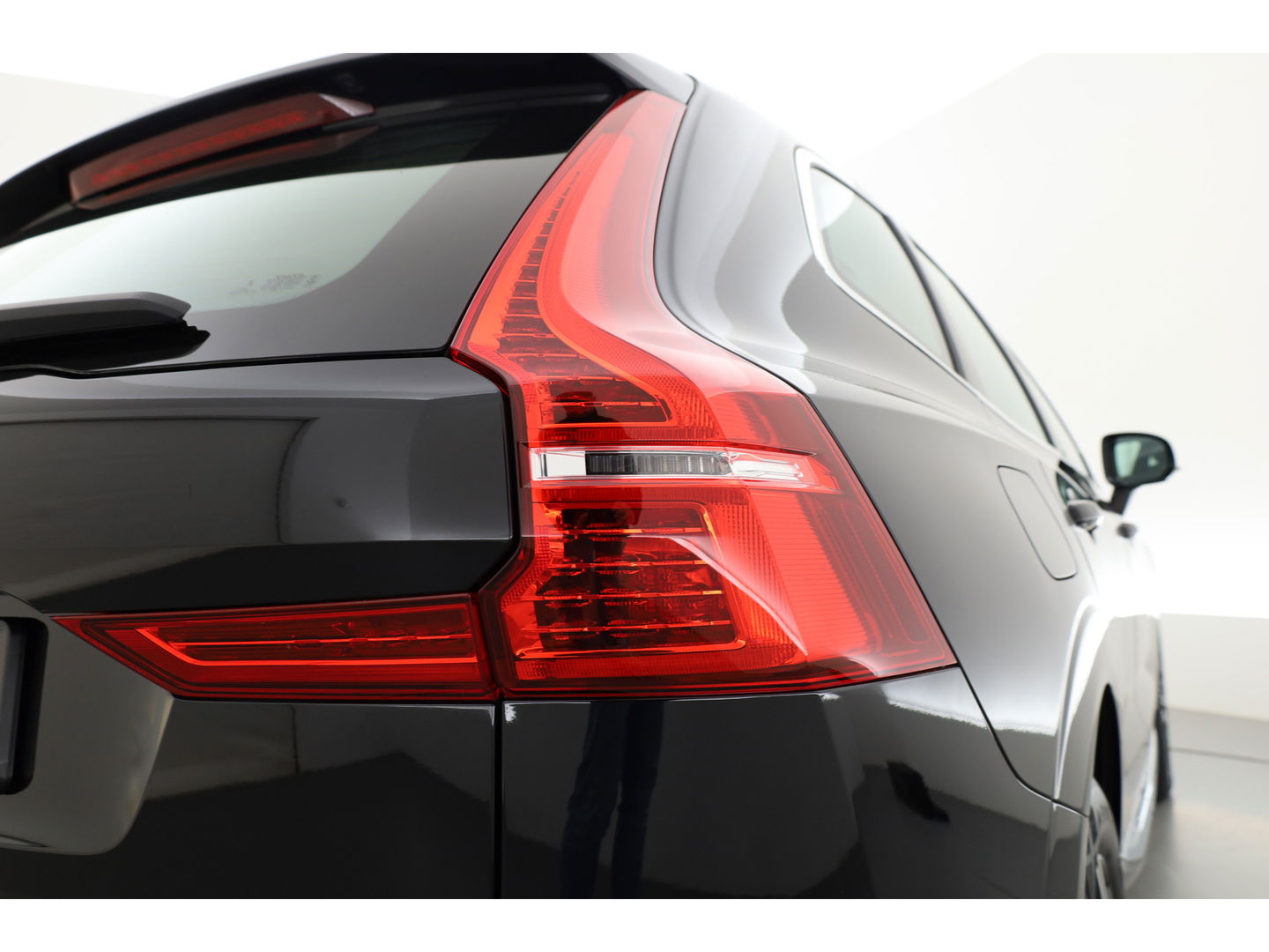 Volvo XC60 2.0 T6 Plug-in hybrid AWD Inscription Long Range | Massage | Head-up | Stoelventi. | Trekhaak | H&K audio |