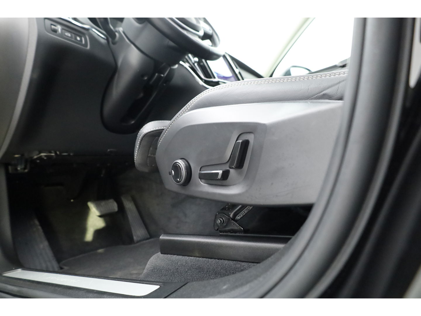 Volvo XC60 2.0 T6 Plug-in hybrid AWD Inscription Long Range | Massage | Head-up | Stoelventi. | Trekhaak | H&K audio |