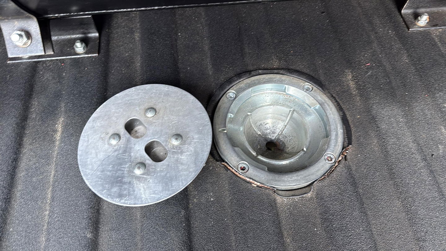 Dodge Ram Pick-Up 1500 5.7 V8 4x4 Crew Cab 5'7 Laramie Bedcover Blackout fifthwheel schotel fifth wheel oplegger be trekker