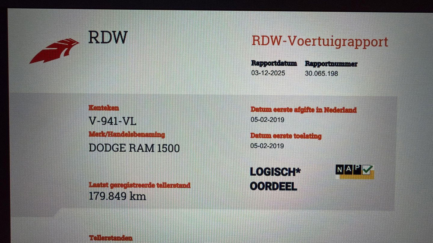 Dodge Ram Pick-Up 1500 5.7 V8 4x4 Crew Cab 5'7 Laramie Bedcover Blackout fifthwheel schotel fifth wheel oplegger be trekker