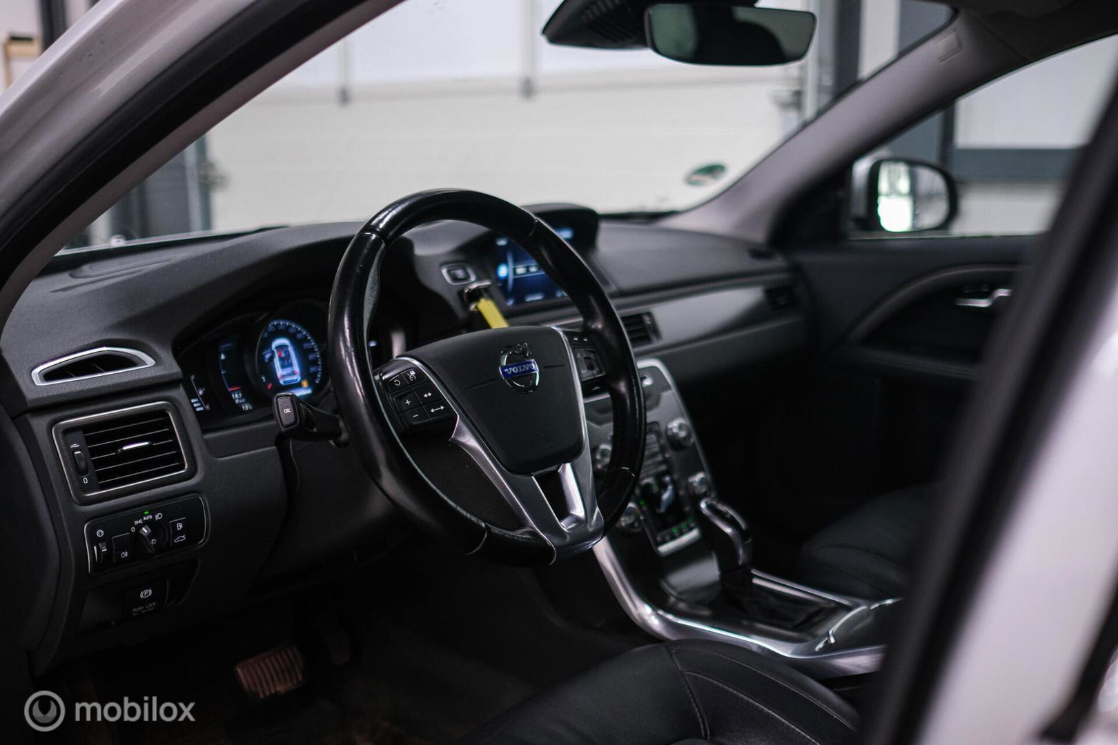 Volvo V70 2.0 D4 Summum | Adaptive | Blis | Schuifdak | Trekhaak | Dealer onderhouden | Leder | Memory | Lane assist |