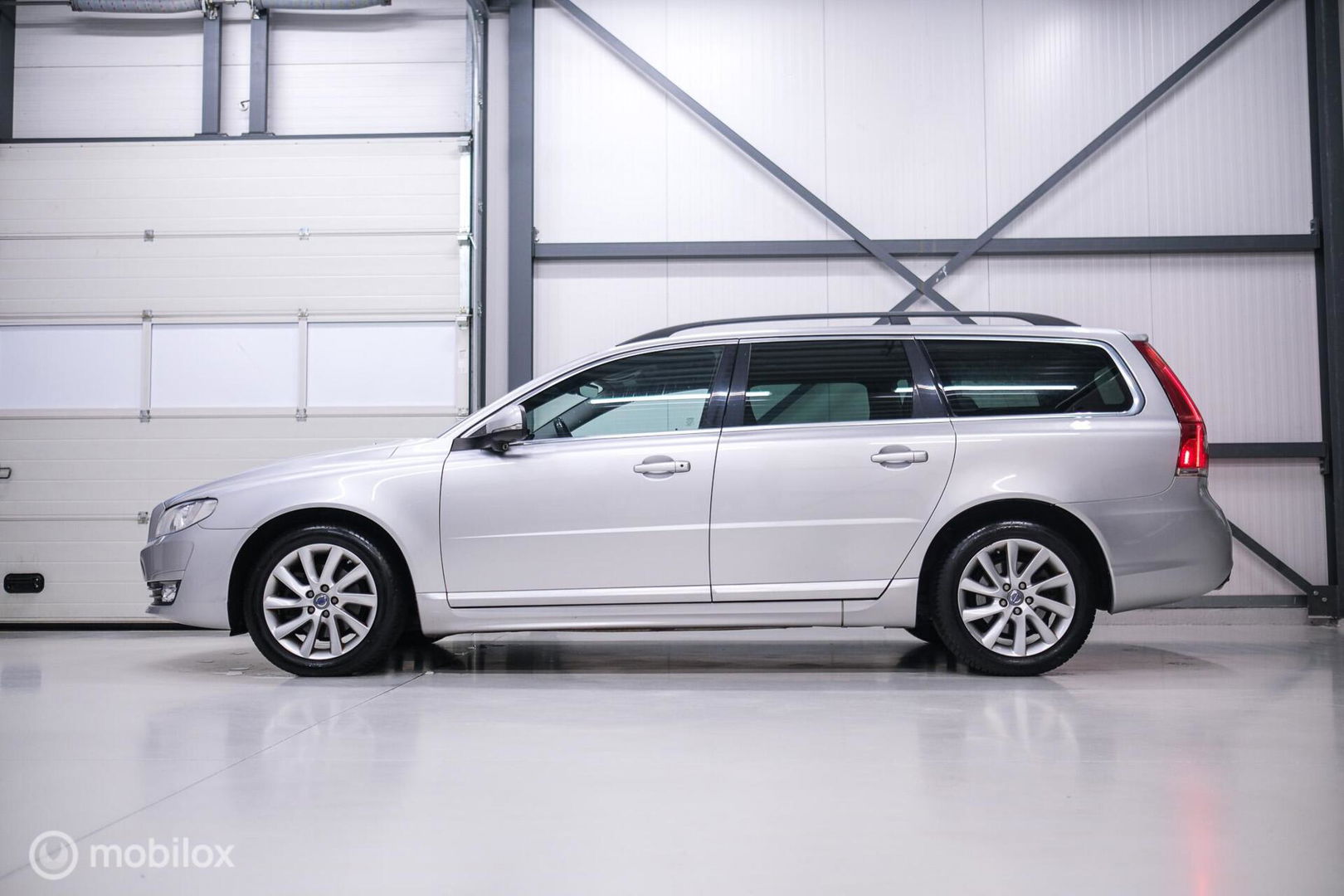 Volvo V70 2.0 D4 Summum | Adaptive | Blis | Schuifdak | Trekhaak | Dealer onderhouden | Leder | Memory | Lane assist |