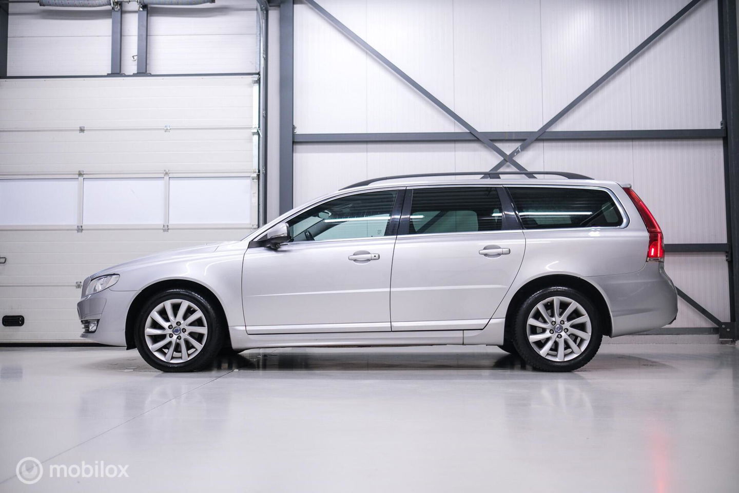 Volvo V70 2.0 D4 Summum | Adaptive | Blis | Schuifdak | Trekhaak | Dealer onderhouden | Leder | Memory | Lane assist |