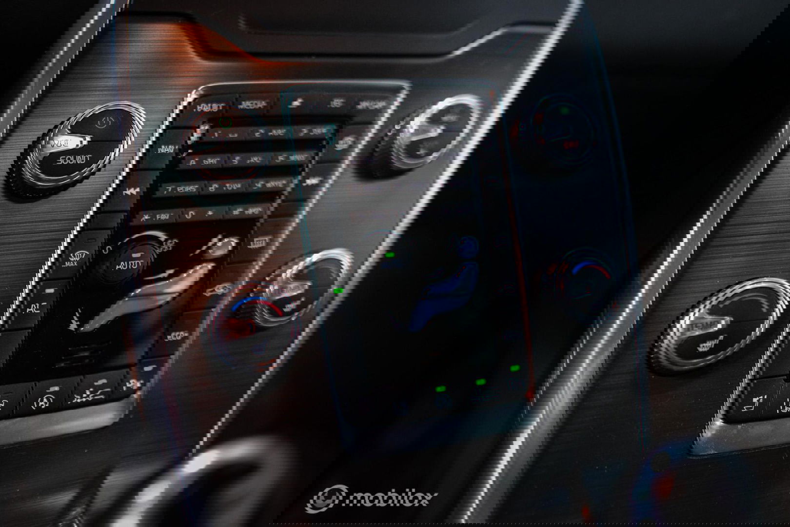 Volvo V70 2.0 D4 Summum | Adaptive | Blis | Schuifdak | Trekhaak | Dealer onderhouden | Leder | Memory | Lane assist |