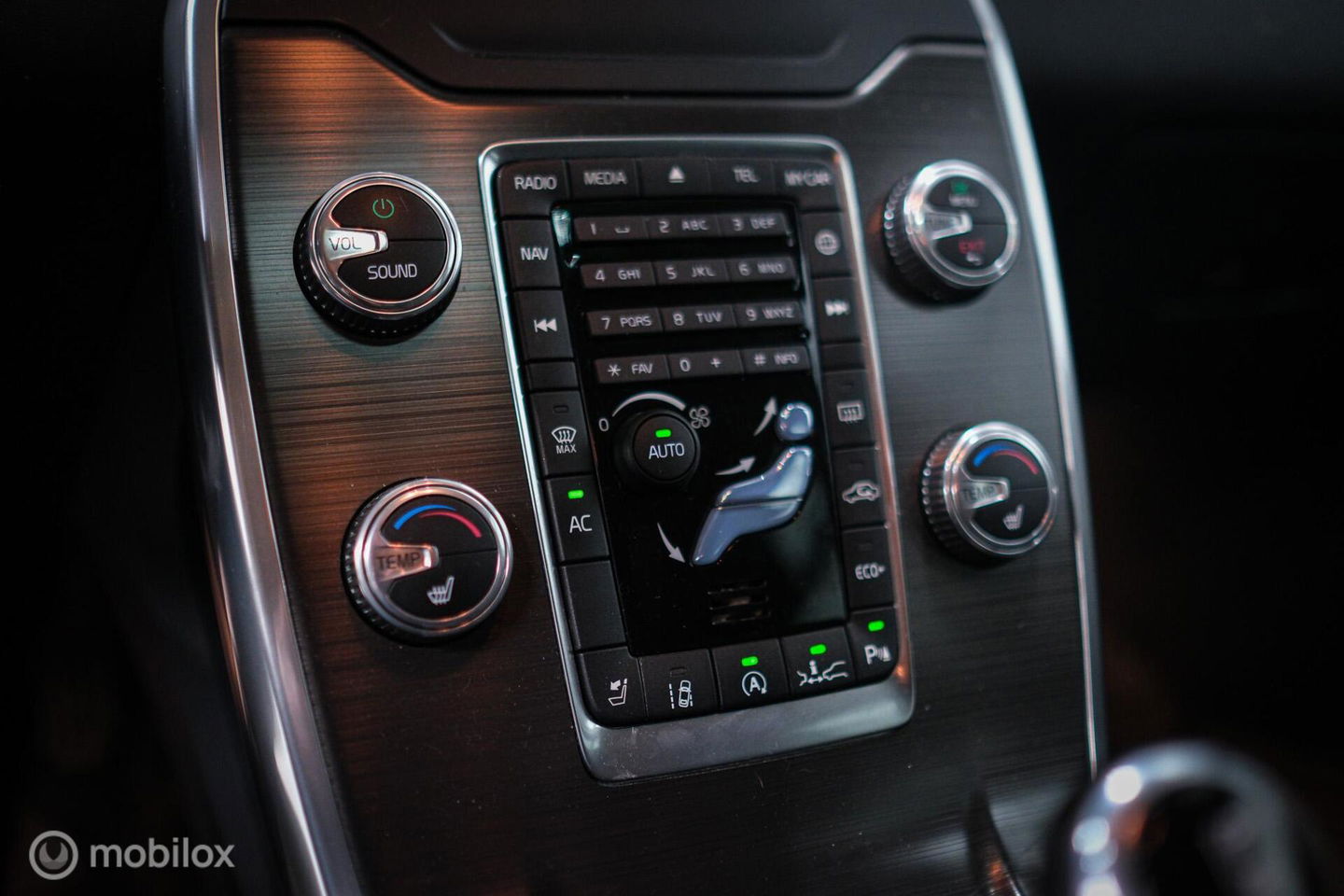 Volvo V70 2.0 D4 Summum | Adaptive | Blis | Schuifdak | Trekhaak | Dealer onderhouden | Leder | Memory | Lane assist |