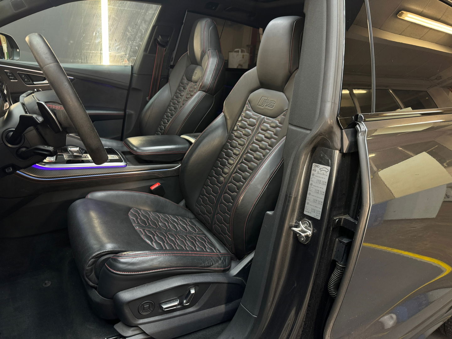 Audi RSQ8 4.0 TFSI quattro Pano|Ceramic|HuD|B&O|Trekhaak|VOL