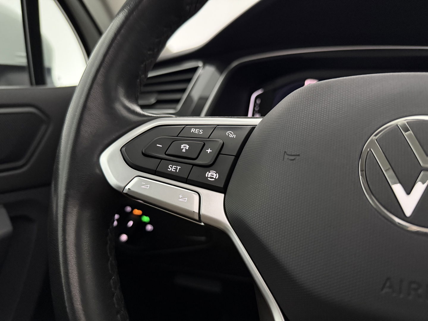 Volkswagen Tiguan 1.4 TSI eHybrid 225PK R-Line | SOH 93% | Pano | IQ Light | Virtual | Camera | Stuur/Stoelverw. | Adap. Cruise | Carplay | Trekh.