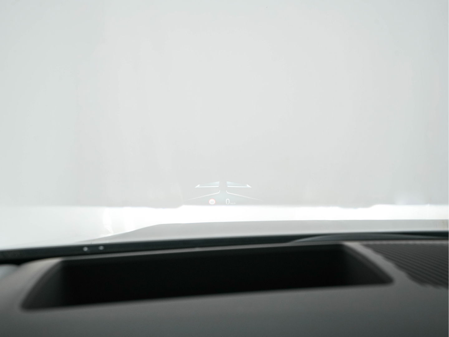 BMW i5 eDrive 40 M-Sport 84 kWh [ 3-Fase ] { SOH-96% } (INCL-BTW) *PANO | HEAD-UP | TWO-TONE-LUXURY-LEATHER | FULL-LED | BLIND-SPOT | HARMAN-KARDON-SURROUND | COMFORTSEATS |  WIDESCREEN-DIGICOCKPIT | AMBIENT-LIGHT | KEYLESS | TOPVIEW | DAB | ...