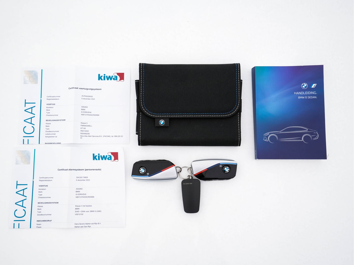 BMW i5 eDrive 40 M-Sport 84 kWh [ 3-Fase ] { SOH-96% } (INCL-BTW) *PANO | HEAD-UP | TWO-TONE-LUXURY-LEATHER | FULL-LED | BLIND-SPOT | HARMAN-KARDON-SURROUND | COMFORTSEATS |  WIDESCREEN-DIGICOCKPIT | AMBIENT-LIGHT | KEYLESS | TOPVIEW | DAB | ...