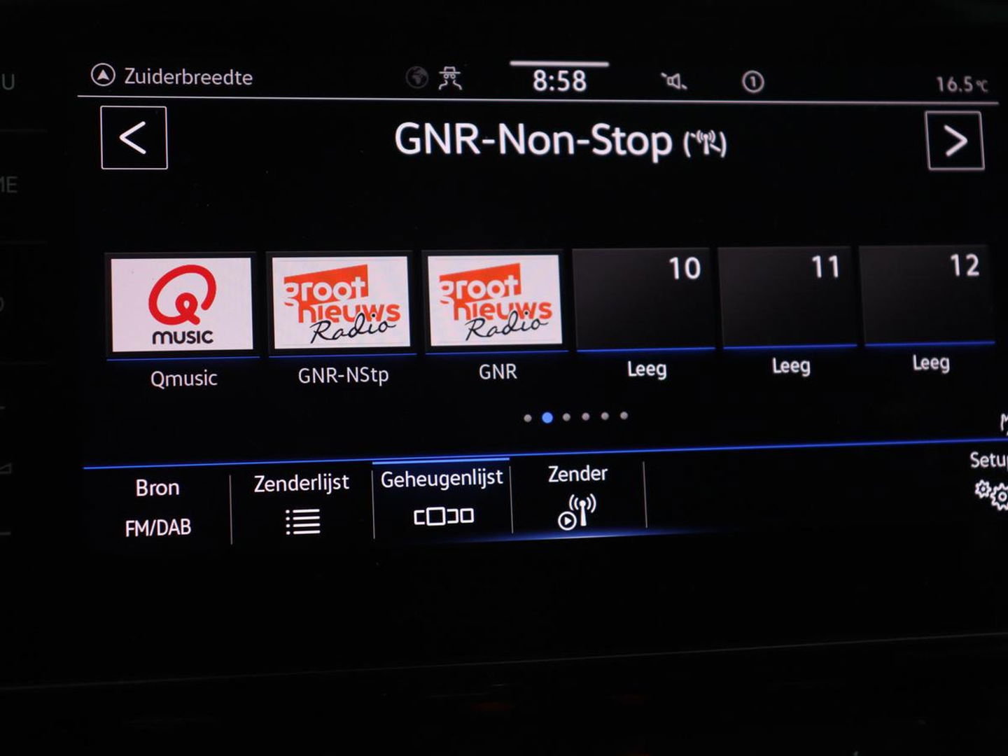 Volkswagen Passat 1.5 TSI R-Line | Panoramadak | Trekhaak | Matrix LED | Stoelverwarming | Adaptive cruise | Leder/Alcantara | Camera | Carplay | Keyless | Climate control | Parkeerhulp