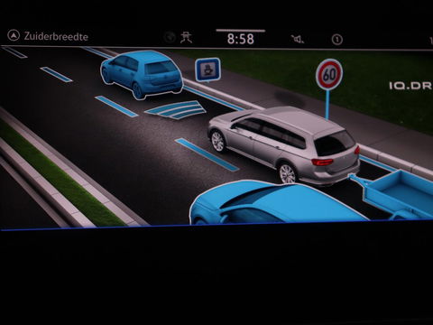 Volkswagen Passat 1.5 TSI R-Line | Panoramadak | Trekhaak | Matrix LED | Stoelverwarming | Adaptive cruise | Leder/Alcantara | Camera | Carplay | Keyless | Climate control | Parkeerhulp