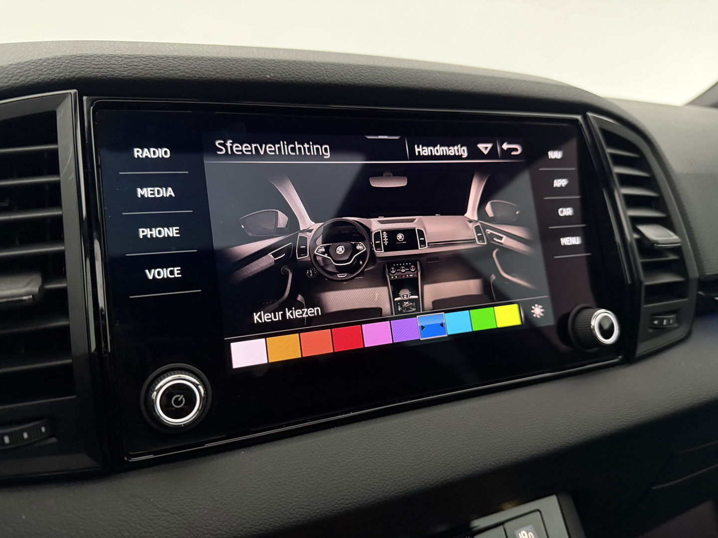 Škoda Karoq 1.5 TSI ACT 150PK Sportline | Pano | Sfeerverl. | Stoel/Stuurverw. | Camera | Virtual | Carplay