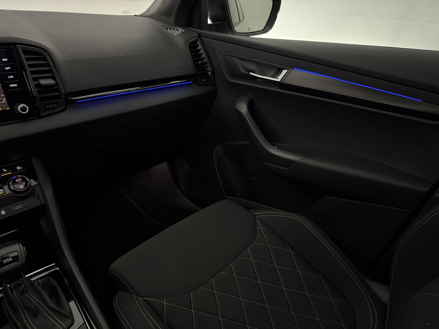 Škoda Karoq 1.5 TSI ACT 150PK Sportline | Pano | Sfeerverl. | Stoel/Stuurverw. | Camera | Virtual | Carplay