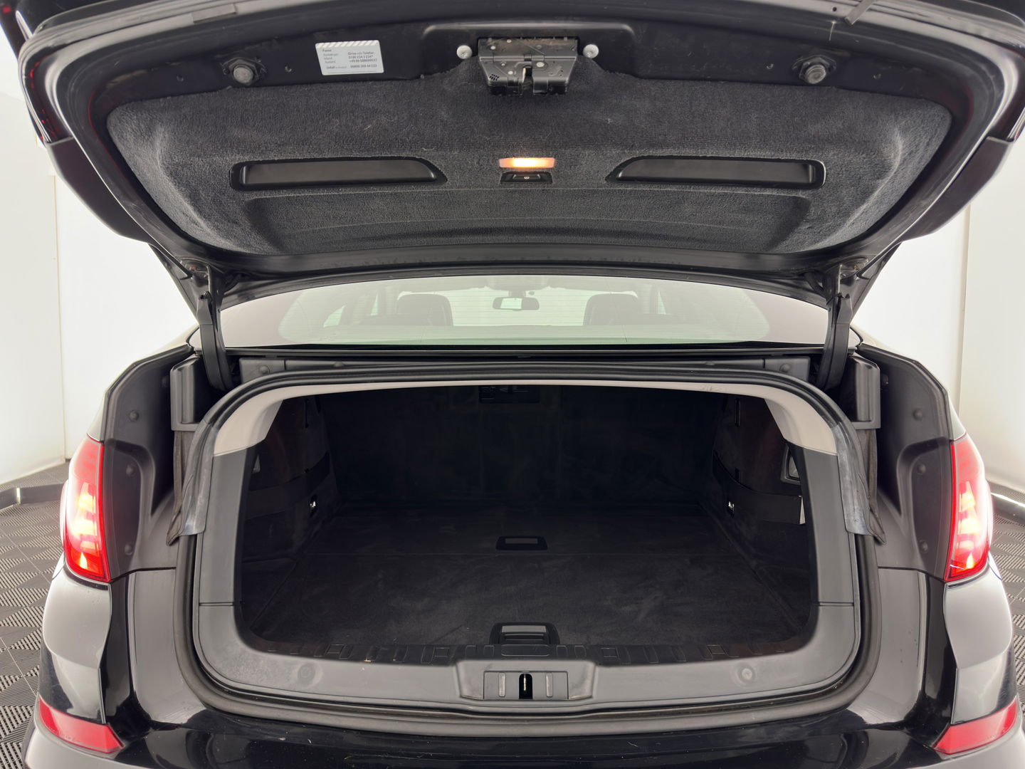 BMW 5 Serie Gran Turismo 530d High Executive Aut. *PANO | LUXURY-LEATHER | NAVI-FULLMAP | BI-XENON | CRUISE | HIFI-SOUND | HEATED-COMFORTSEATS | AMBIENT-LIGHT | CAMERA | PDC | TOWBAR | WOODEN-INLAY |  20'' ALU*