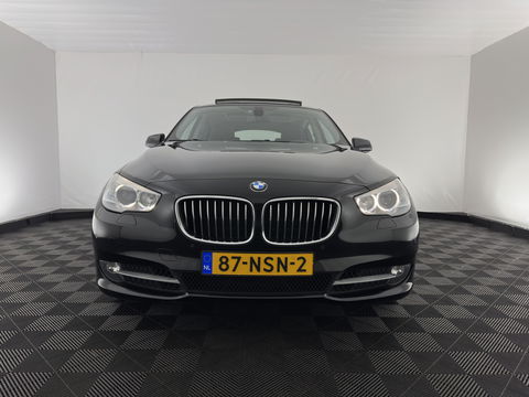 BMW 5 Serie Gran Turismo 530d High Executive Aut. *PANO | LUXURY-LEATHER | NAVI-FULLMAP | BI-XENON | CRUISE | HIFI-SOUND | HEATED-COMFORTSEATS | AMBIENT-LIGHT | CAMERA | PDC | TOWBAR | WOODEN-INLAY |  20'' ALU*