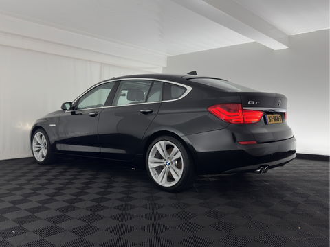BMW 5 Serie Gran Turismo 530d High Executive Aut. *PANO | LUXURY-LEATHER | NAVI-FULLMAP | BI-XENON | CRUISE | HIFI-SOUND | HEATED-COMFORTSEATS | AMBIENT-LIGHT | CAMERA | PDC | TOWBAR | WOODEN-INLAY |  20'' ALU*