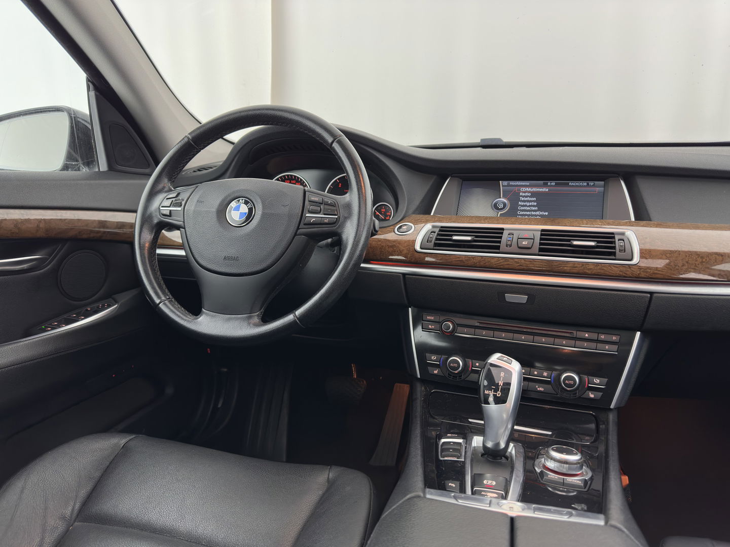 BMW 5 Serie Gran Turismo 530d High Executive Aut. *PANO | LUXURY-LEATHER | NAVI-FULLMAP | BI-XENON | CRUISE | HIFI-SOUND | HEATED-COMFORTSEATS | AMBIENT-LIGHT | CAMERA | PDC | TOWBAR | WOODEN-INLAY |  20'' ALU*