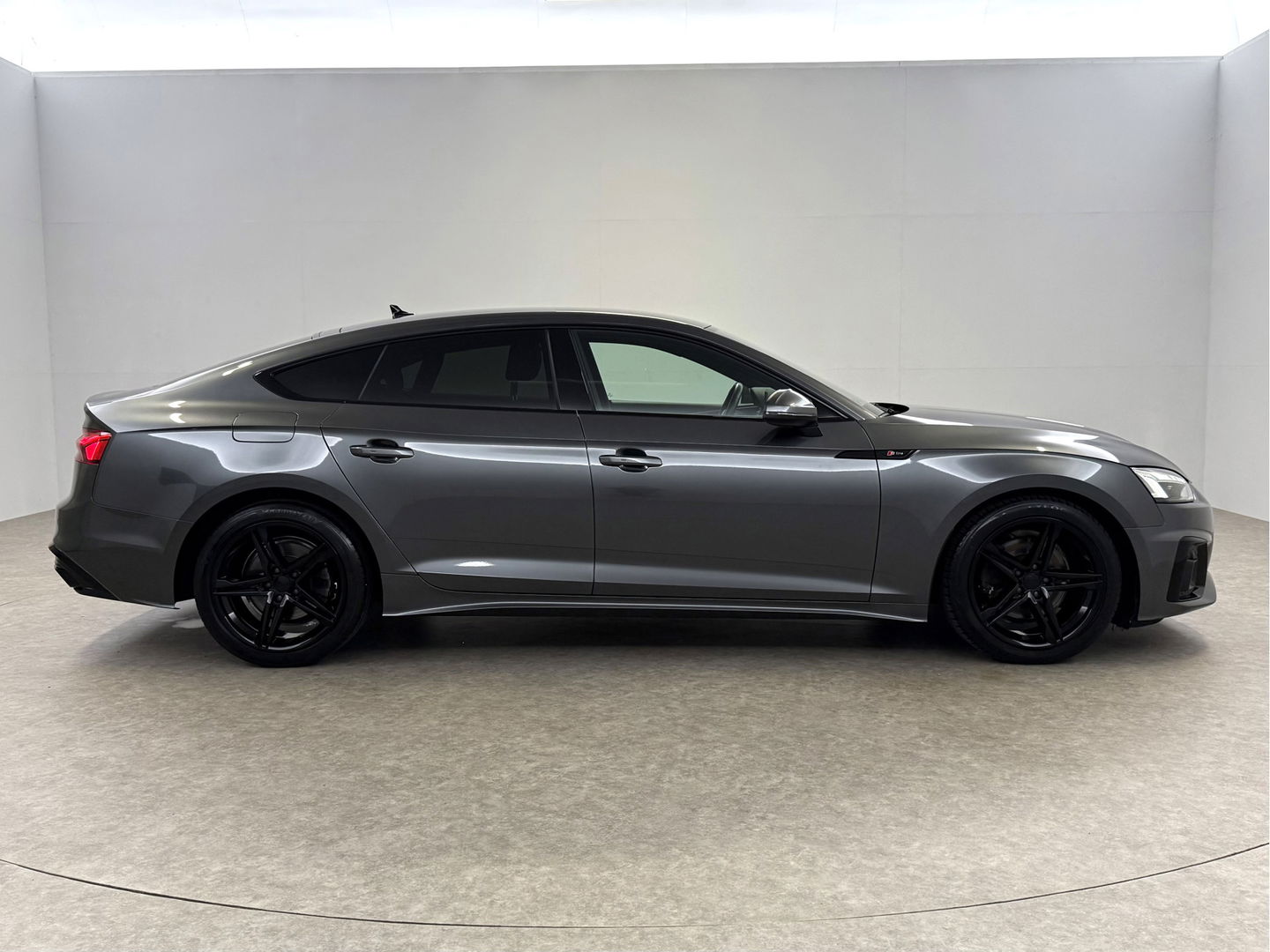 Audi A5 Black Edition S-Line | Virtual | Stoelverw. | Camera | Carplay | Navi | LED