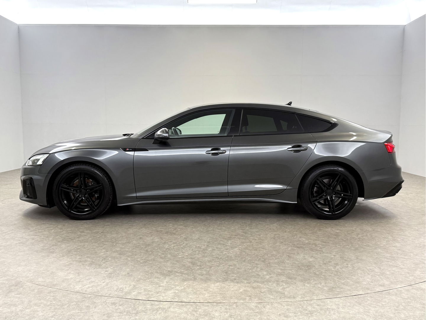 Audi A5 Black Edition S-Line | Virtual | Stoelverw. | Camera | Carplay | Navi | LED
