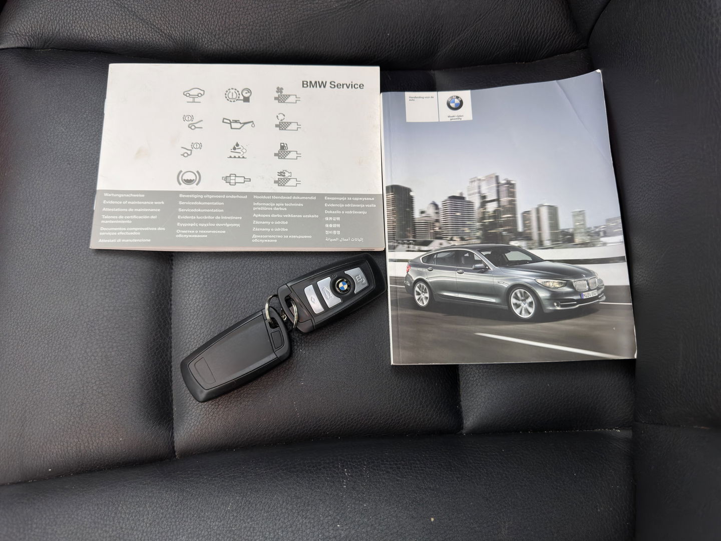 BMW 5 Serie Gran Turismo 530d High Executive Aut. *PANO | LUXURY-LEATHER | NAVI-FULLMAP | BI-XENON | CRUISE | HIFI-SOUND | HEATED-COMFORTSEATS | AMBIENT-LIGHT | CAMERA | PDC | TOWBAR | WOODEN-INLAY |  20'' ALU*