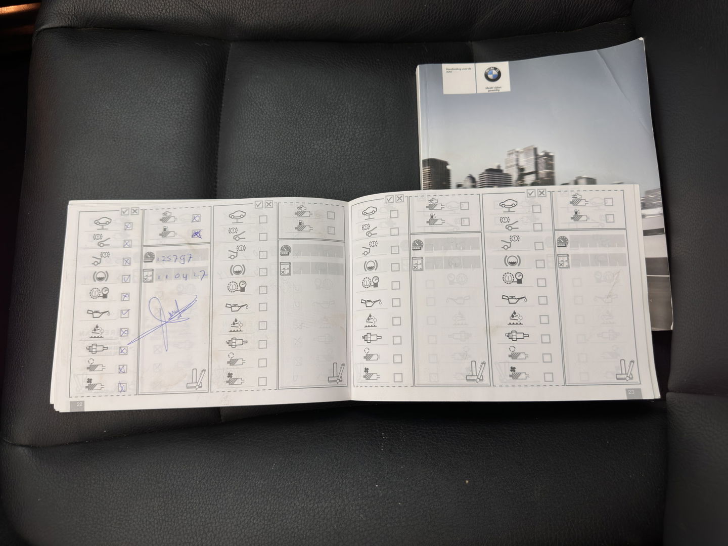 BMW 5 Serie Gran Turismo 530d High Executive Aut. *PANO | LUXURY-LEATHER | NAVI-FULLMAP | BI-XENON | CRUISE | HIFI-SOUND | HEATED-COMFORTSEATS | AMBIENT-LIGHT | CAMERA | PDC | TOWBAR | WOODEN-INLAY |  20'' ALU*