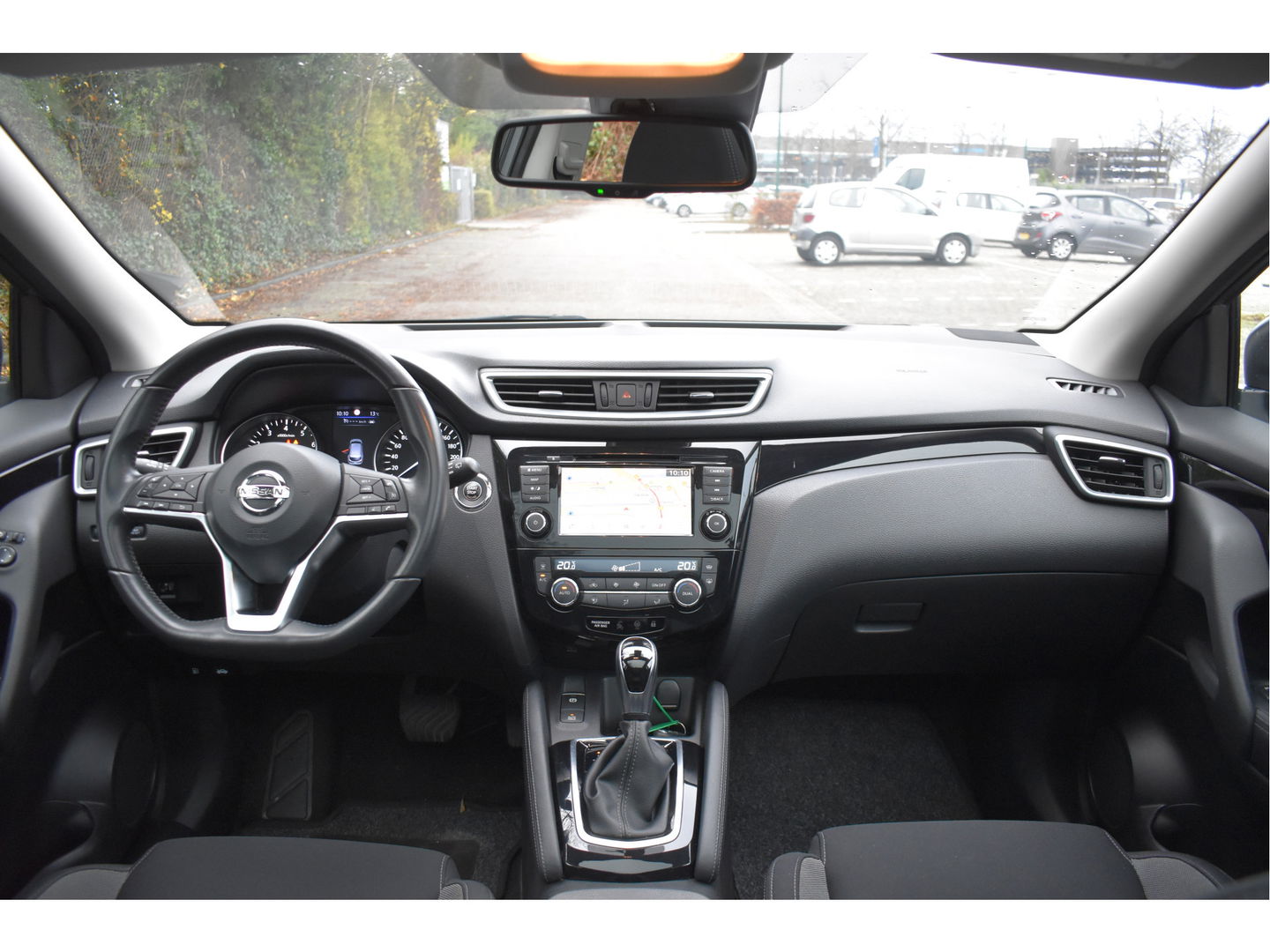 Nissan QASHQAI 1.3 DIG-T N-Connecta 160 pk | Keyless | 360 gr.camera | Carplay | Pano.dak | Stoelverwarming | Vol